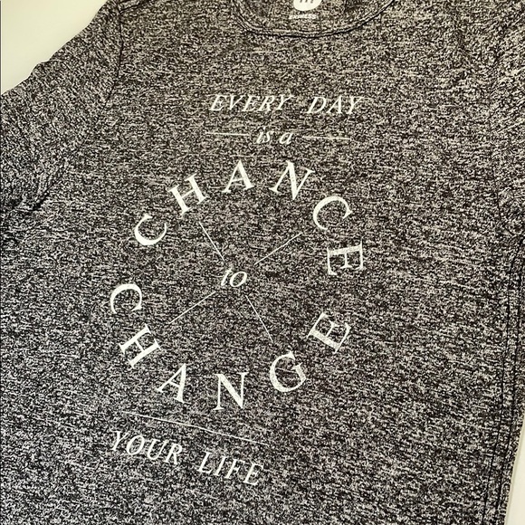 *NEW* EXPRESS Gray Men's T-Shirt - Picture 4 of 8